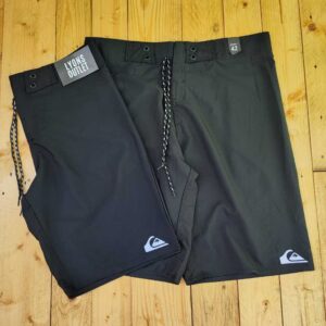 Bermuda Plus Size Tactel Preta Lisa